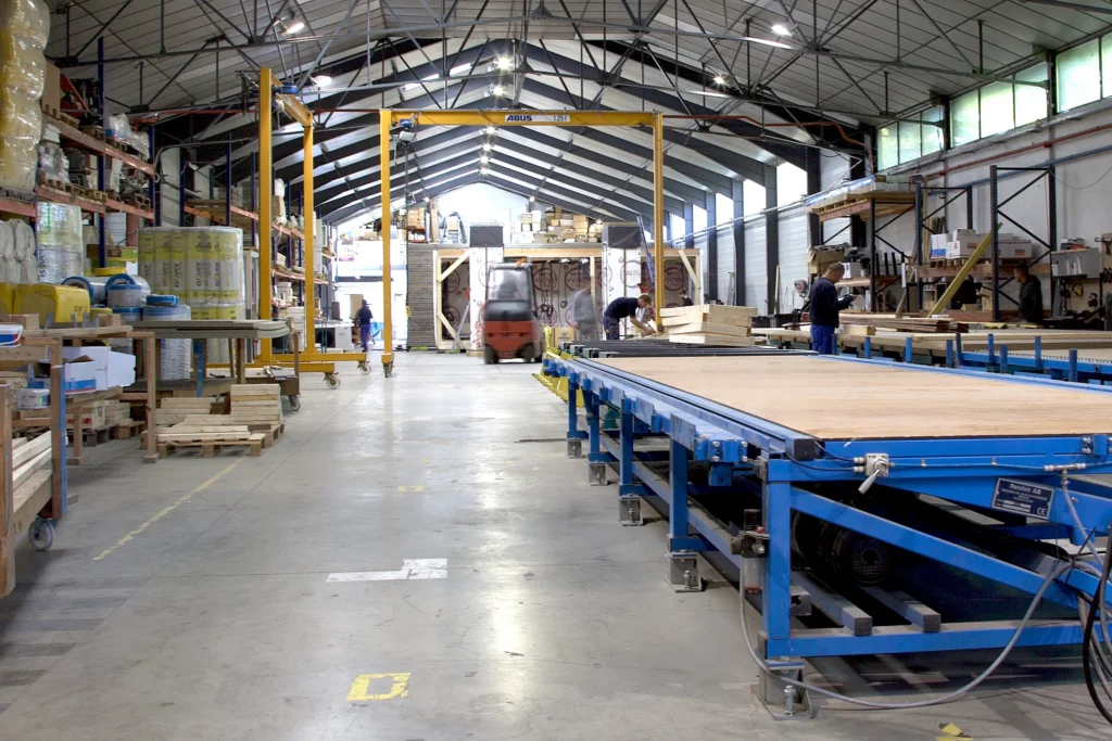 espace-industrie-usine-chaine-de-fabrication-espace-hangar-préfabriqué-ossature-en-bois